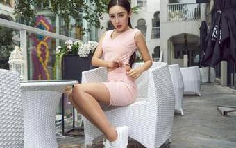 AISS爱丝(黄金版) – 在若兮的日光浴高清图册中，感受阳光的亲吻