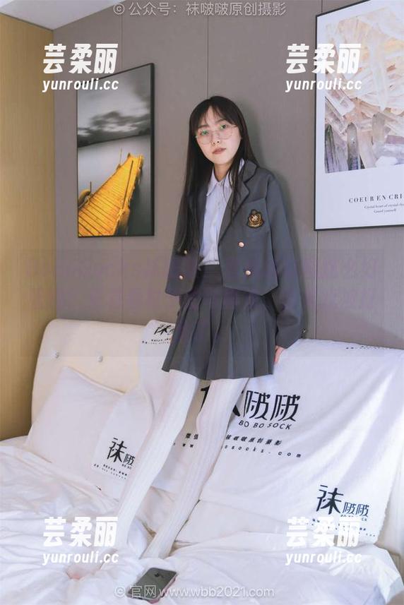 BoBoSocks袜啵啵 - 匡威板鞋能这么好看吗？来看看稚予的写真集，结果我被打脸了。