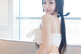 Feilin嗲囡囡 – 姗姗就打奥特曼制服分享会，别忘了准备高清的眼睛哦～