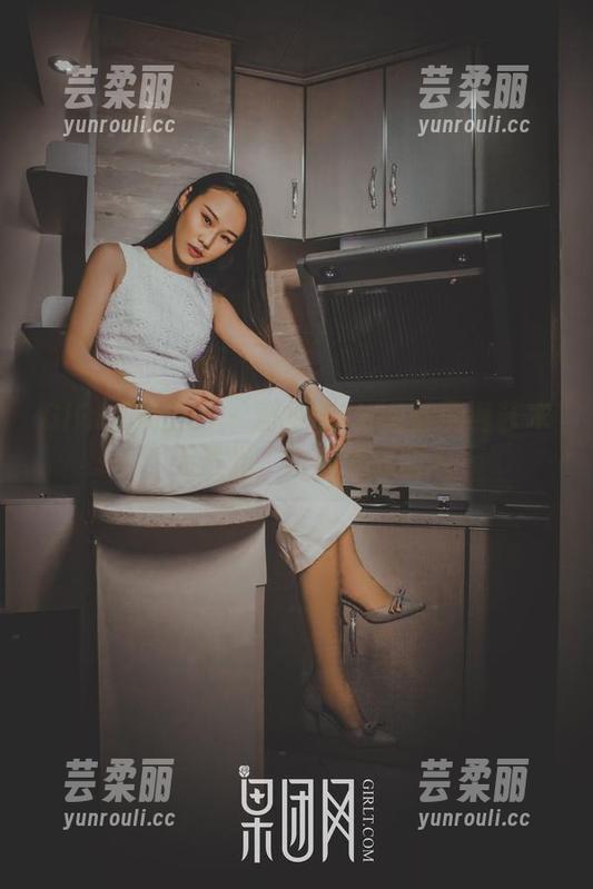 GIRLT果团网 - 爱丽莎LISA的圣诞艺术：无圣光，也能如此动人