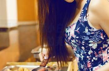 IMiss爱蜜社 – 酥小白的私拍冒险：原图揭示了她的美足魅力！