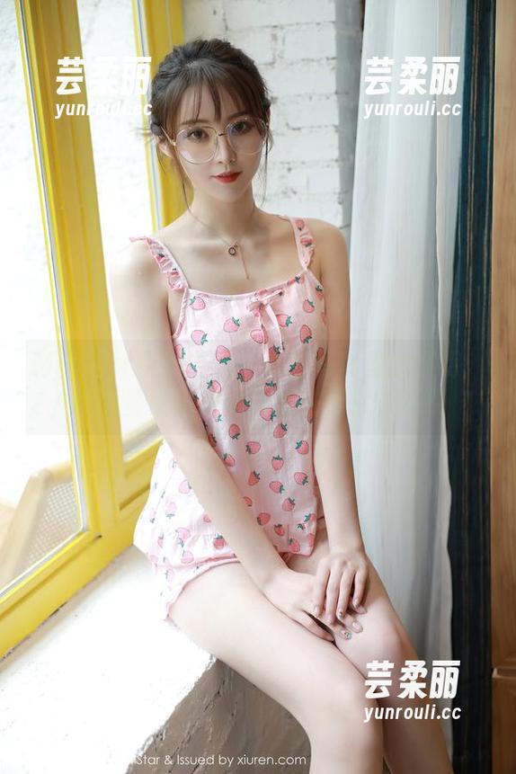 MFStar模范学院 - 白色写真里的不羁：陈怡曼如何把简单变成复杂的诱惑
