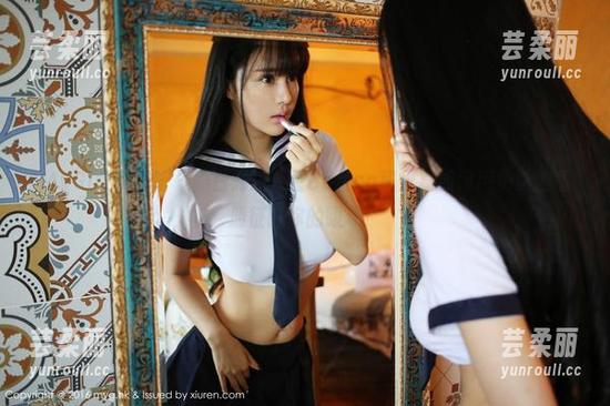 MyGirl美媛馆 - 黑白对决：看Carina绮里嘉如何用免费的图册征服你的眼球！