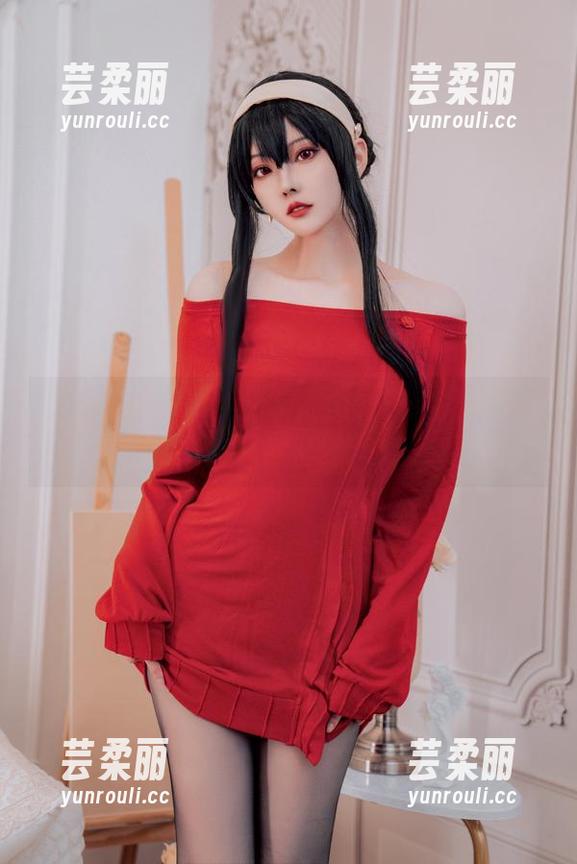当Natsuko夏夏子与高跟鞋相遇，美图图集里满是意外的惊喜