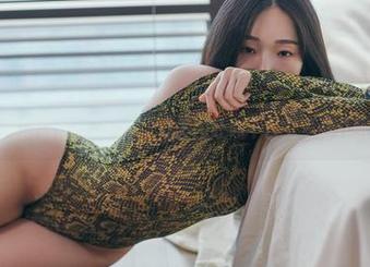 白丝的诱惑：Pia(피아)美图让你不自觉多看几眼！