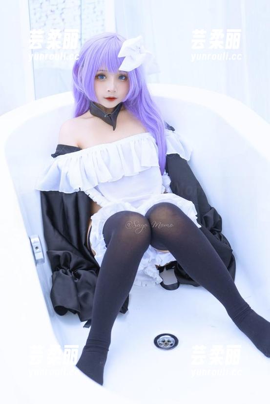 在星穹铁道上游走：SayoMomo的乳胶兔女郎套图