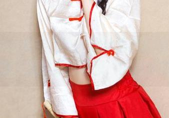TouTiao头条女神 – 泳池里的幻雪儿，欢迎加入我的夏日幻想，图包慢慢看