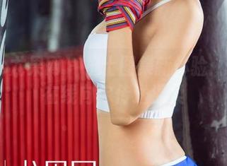 UGirls尤果网 – 护士图集新体验：张馥棋在线向你传送温柔