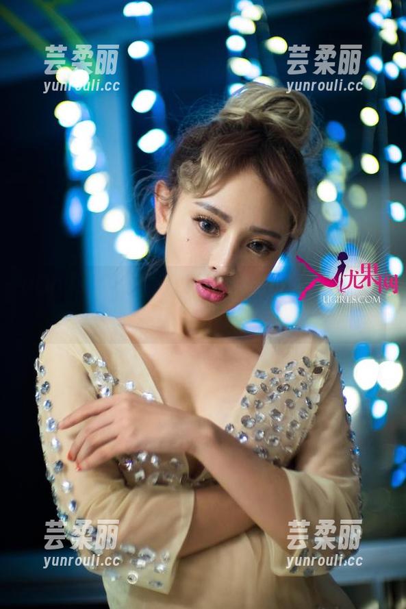 UGirls尤果网 - 李宝儿的秘书秘籍，图库下载真是让人眼前一亮