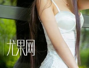 UGirls尤果网 – 诗朵雅的自拍美图：这一系列让你瞬间变身‘图包’女神