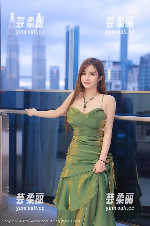 Xiuren秀人网 - 夏诗雯Sally黑色合集：你问我为啥喜欢黑色？268个理由，图册里已经给你展示了！
