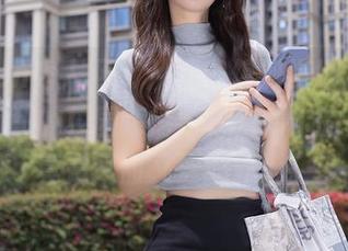 Xiuren秀人网 – 从图书馆到操场，徐莉芝Botty的校园高清图集，偶尔的走神，真是又甜又涩的体验。