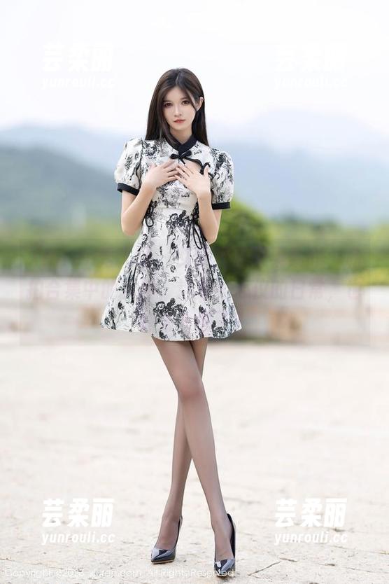 Xiuren秀人网 - 艾栗栗栗栗栗栗吖，私拍合集中的女神，这是我心仪的日常，也许太大胆了？