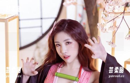 别眨眼！Yebin(전예빈)连体衣免费图册，哦，你一定会想多看几眼的吧？