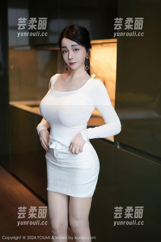 YouMi尤蜜荟 - Carol周妍希制服写真，照片中那份暧昧感，实在太难以言表。