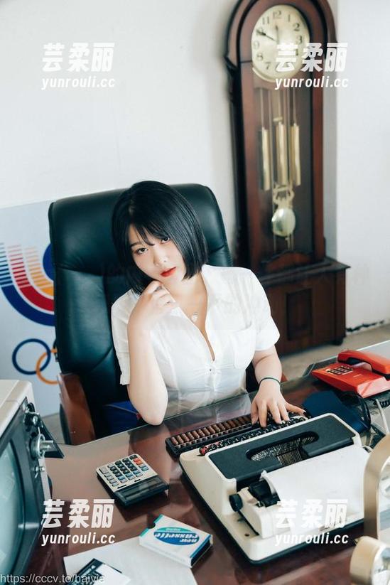 Zia(지아)的内衣套图：每一件都让人有种想要‘借’一下的冲动！