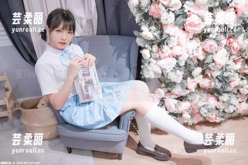 在lovely呆玄的定制世界里，猫咪爪爪的图片教会我们什么是爱！