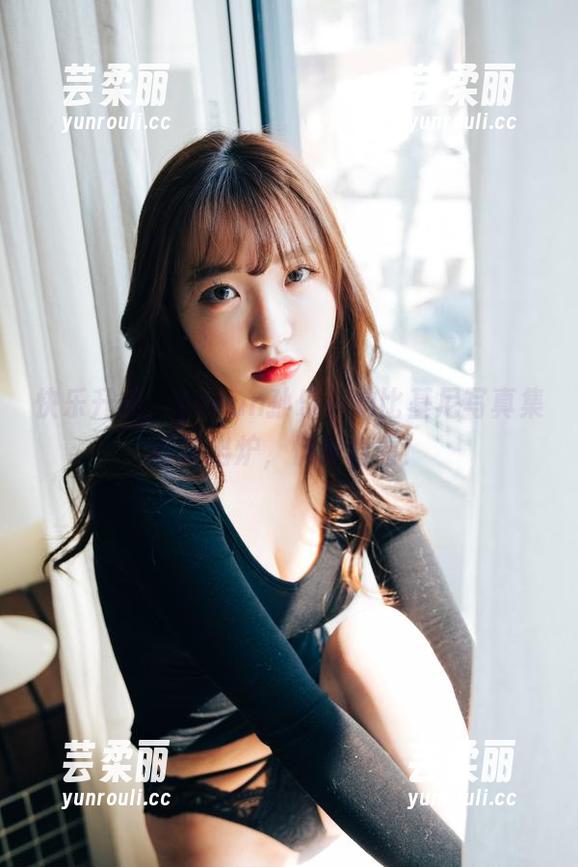 快乐升级，yeeun孙乐乐的比基尼写真集新鲜出炉，快来查看！