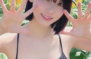 けん研的夏日探险：在图片中游泳的感觉像什么？