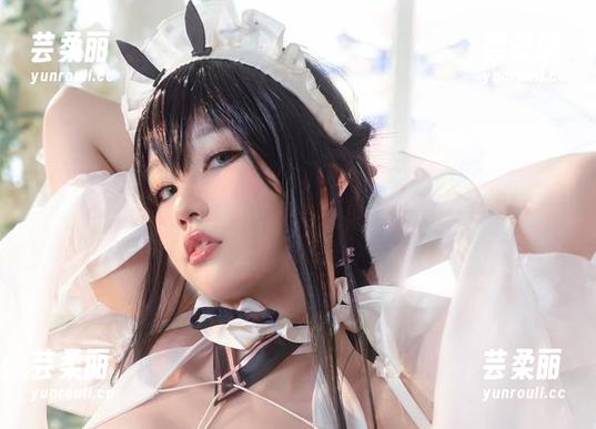 谁说办公室不能性感？七七娜娜子的怨仇办公室写真集更新，来感受那股奇妙的气息！