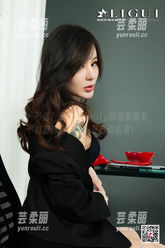 丽柜 - 不信？来看看Amily的温柔图集，下载前请准备好承受心动后果！