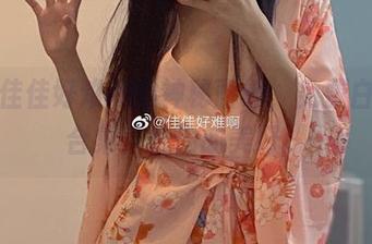 揭开佳佳好难啊的神秘面纱，免费白衬衫合集，偷偷的美好。