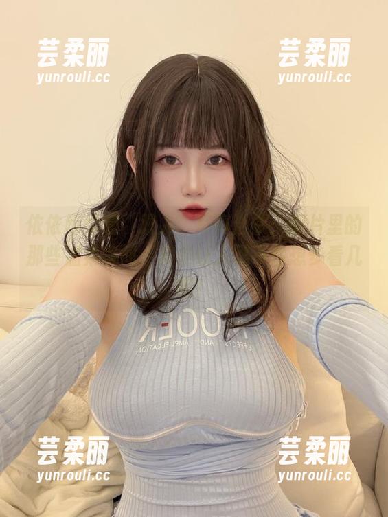 依依超级懒“双人”写真合集：图片里的那些温柔瞬间，真是让人忍不住想多看几眼！