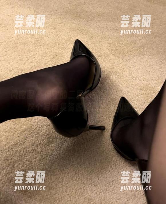 微密圈 - 保守的二舅妈的性感粉色桃心：这个写真集资源让我心跳加速！