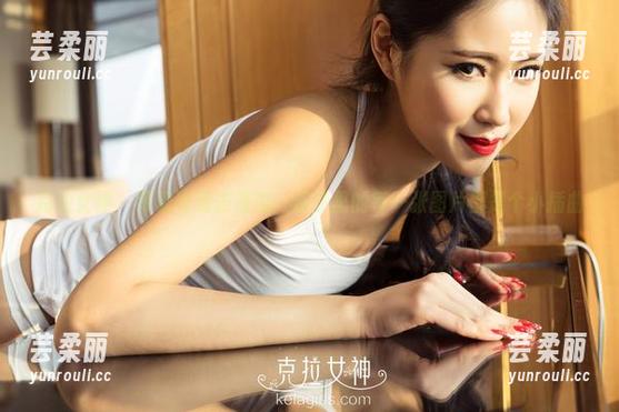 克拉女神 - 跟着珊珊去海边：泳衣里的每一张图片都是个小插曲