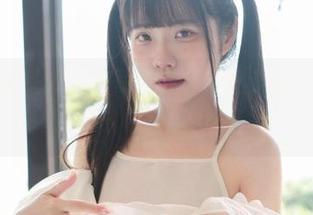 可可小白兔的制服写真，精选出这份春日的清新感，心动不已！