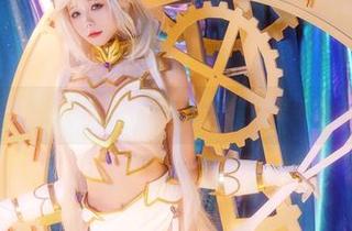 咬一口兔娘：这组死库水写真，每一张都是壁纸界的‘神仙’！