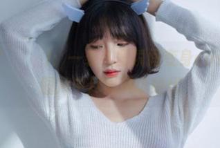 姜仁卿(강인경)：一袭礼服瞬间变身cos女神，图片中尽显风华绝代