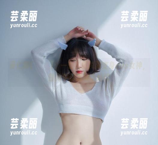 姜仁卿(강인경)：一袭礼服瞬间变身cos女神，图片中尽显风华绝代
