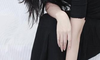 小众视觉 – 小苹果的天台写真，看看她如何把阳光变得那么诱人
