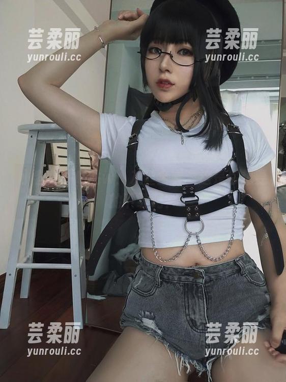 小容仔咕咕咕w：灰丝全套，这是你想要的下载吗？