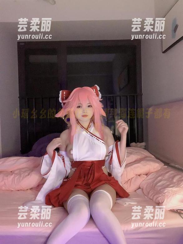 小瑶幺幺的免费作品，清纯到连镜子都有些害羞！