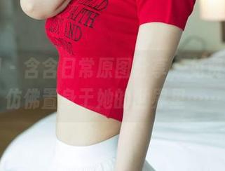 尤果网 – 含含日常原图分享，免费自取，仿佛置身于她的世界里……
