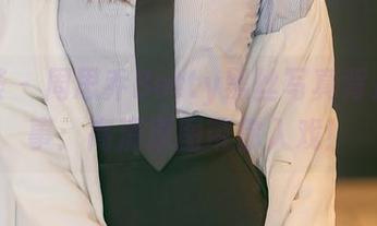 尤蜜荟 – 周思乔Betty黑丝写真背后的故事：高清原图带你入戏！