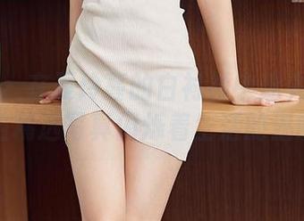 尤蜜荟 – 在夏玲蔓的白衬衫中迷失——这组精选写真闪烁着生活的温暖