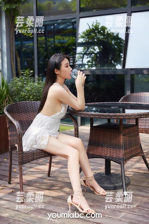 尤蜜荟 - 安然JK：让人心动的原图和图包，我也没想到自己这么好看