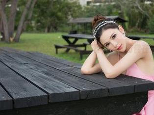 推女神 – 仔细品味小九Vin的蕾丝写真，感觉仿佛在偷听她的心事。