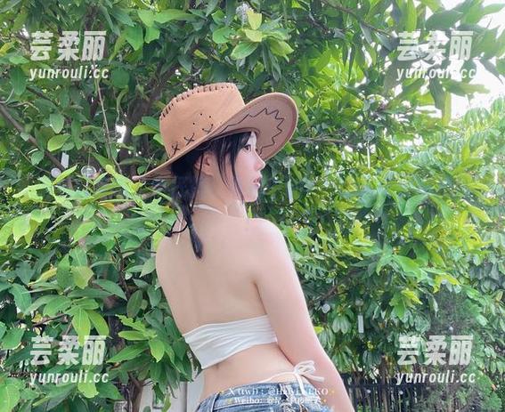 是一只废喵了牛仔裤：私拍中的‘囧’事与神奇瞬间！