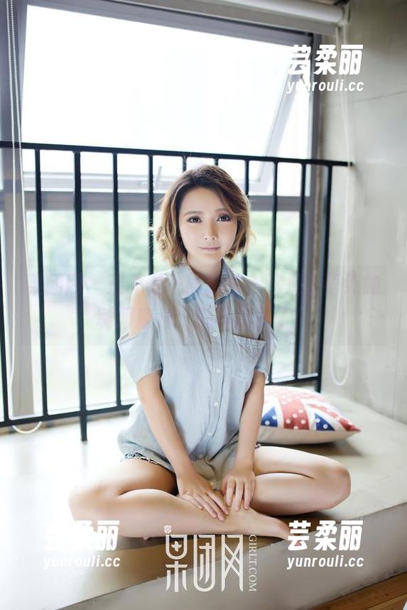 果团网 - 这不是一部图集，这是王语纯的制服魔法，别再抗拒了！