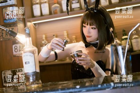 观看桃良阿宅的御姐写真，感觉自己也被勾搭走了…