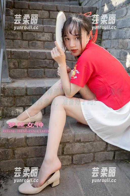 梦丝女神 - 有种美叫做莹仙女的脚！福利图片来袭，准备好了吗？
