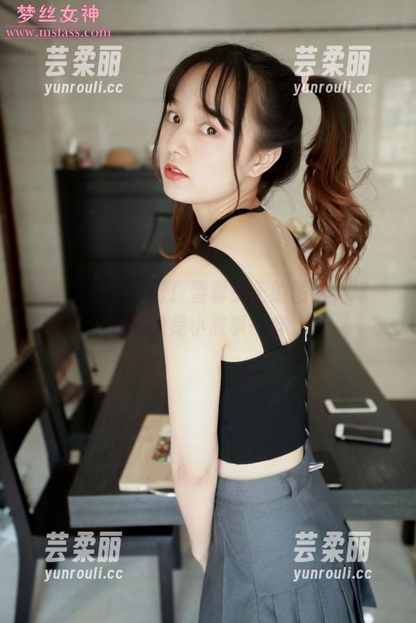 梦丝女神 - 免费！雪馨女王的图片，每一张都像是小故事一样。