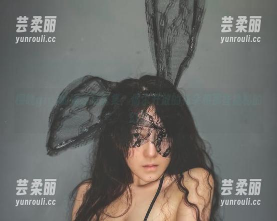 樱晚gigi的婚纱写真集：偶尔开放的花朵和那些隐秘的幻想