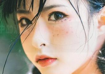 图包中的清水由乃：白丝延伸的每一次视线，真妙