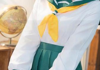 翻开清水由乃的漫画女孩写真：唔，这种感觉…就是那么舒心