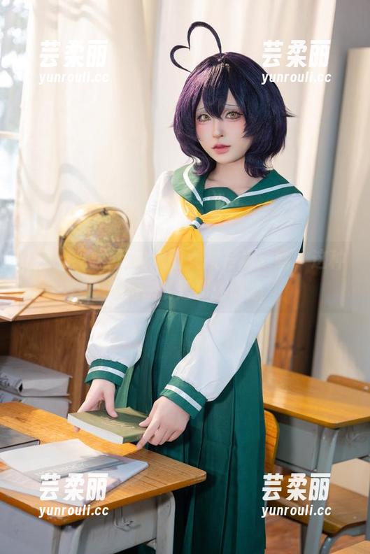 翻开清水由乃的漫画女孩写真：唔，这种感觉...就是那么舒心